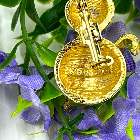 Gerry’s Signed Vintage Snowman and Candy-cane Brooch - Picture 5 of 7